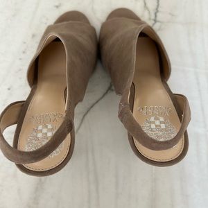 Vince Camuto Sandals, 8.5M, Taupe Suede, NWOT